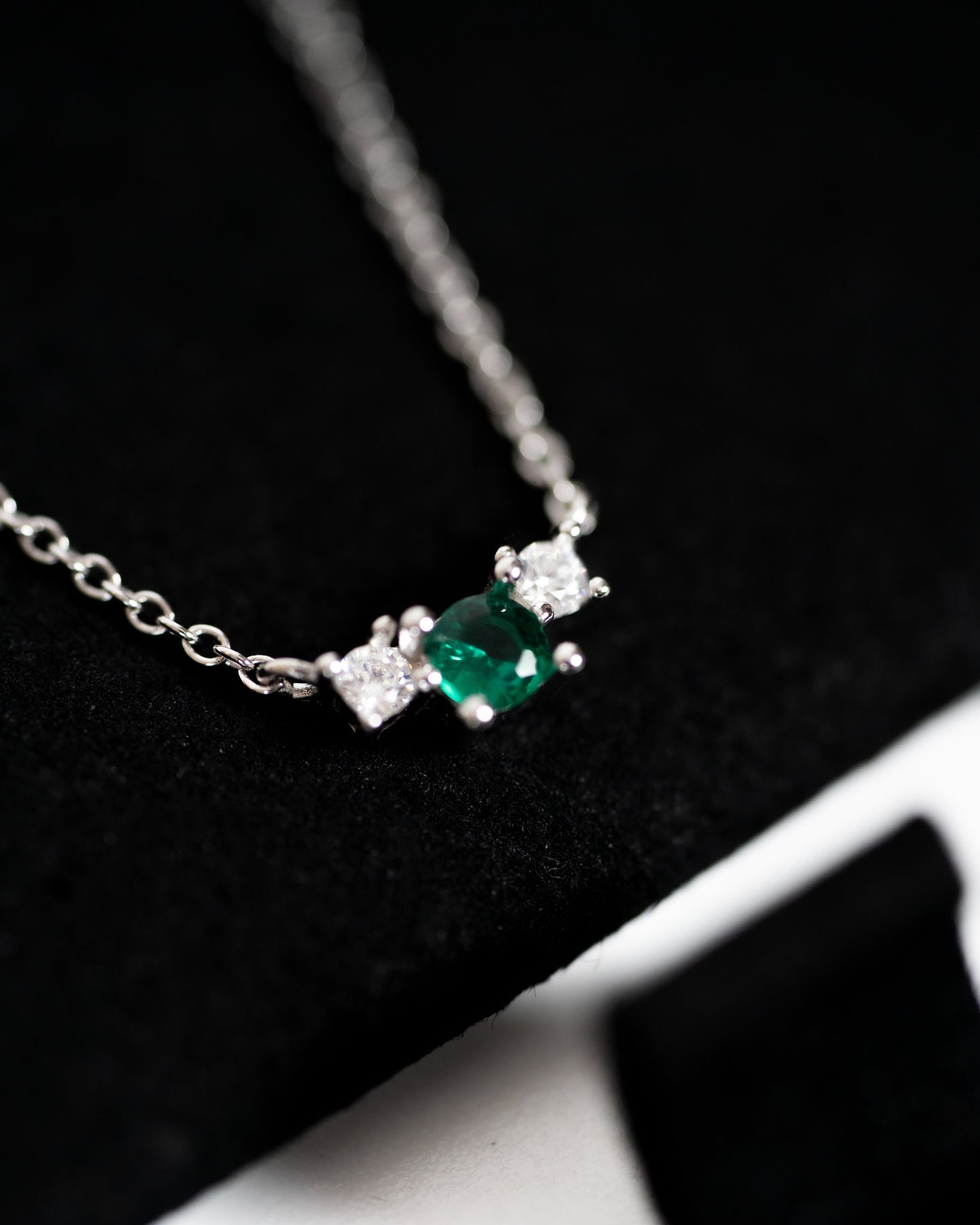 collier argent zircon vert emeraude