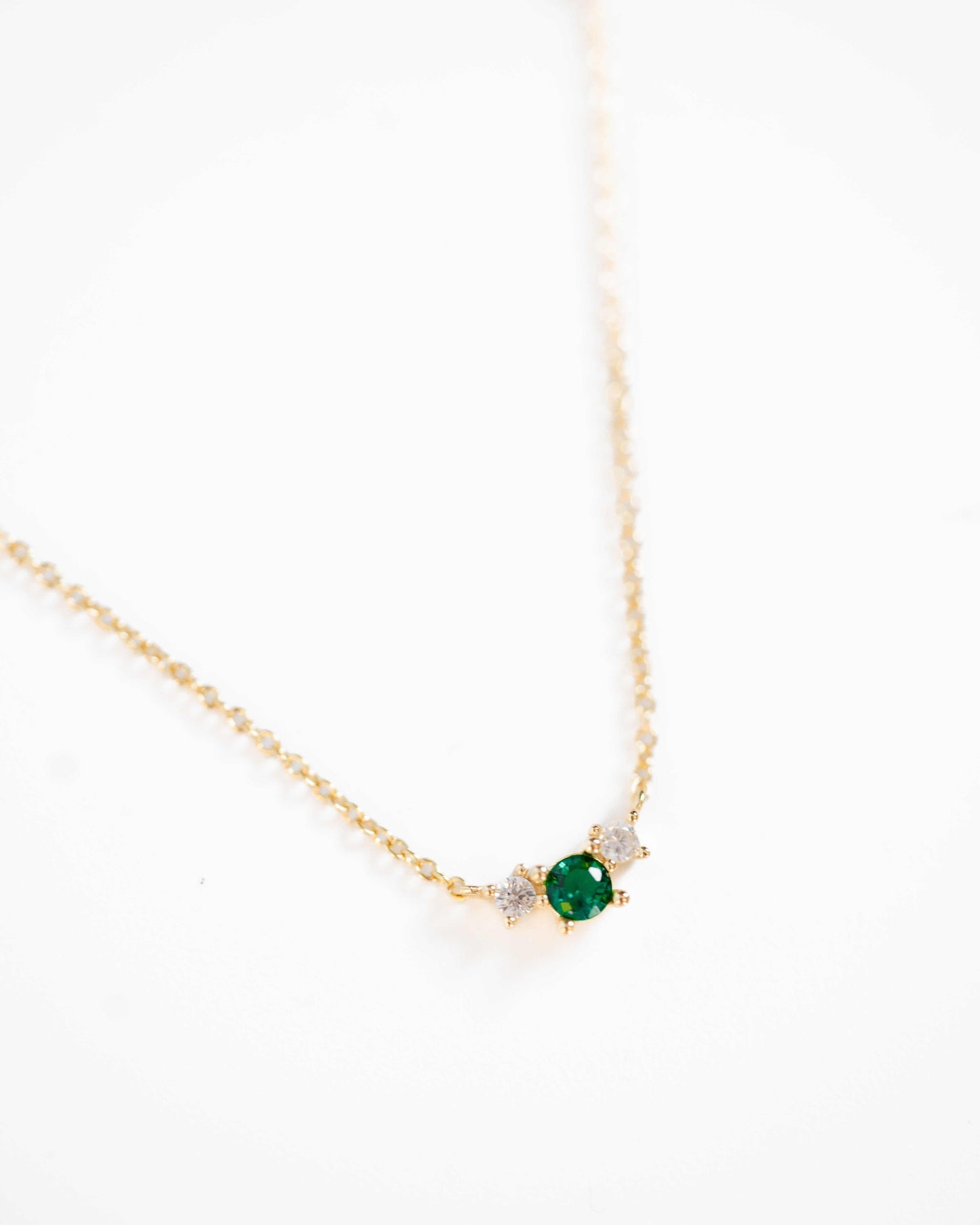 collier plaque or zircon vert emeraude