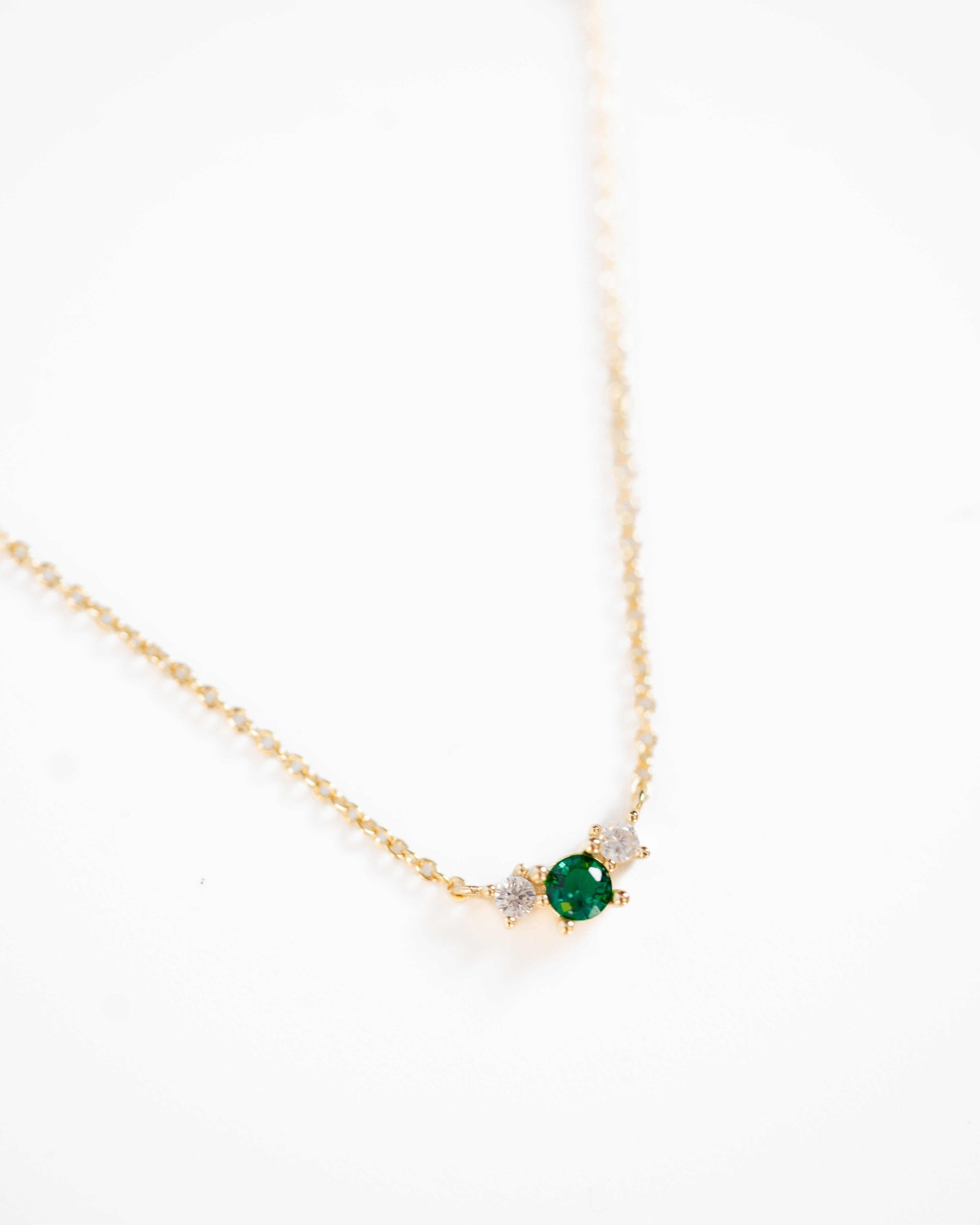 collier plaque or zircon vert emeraude